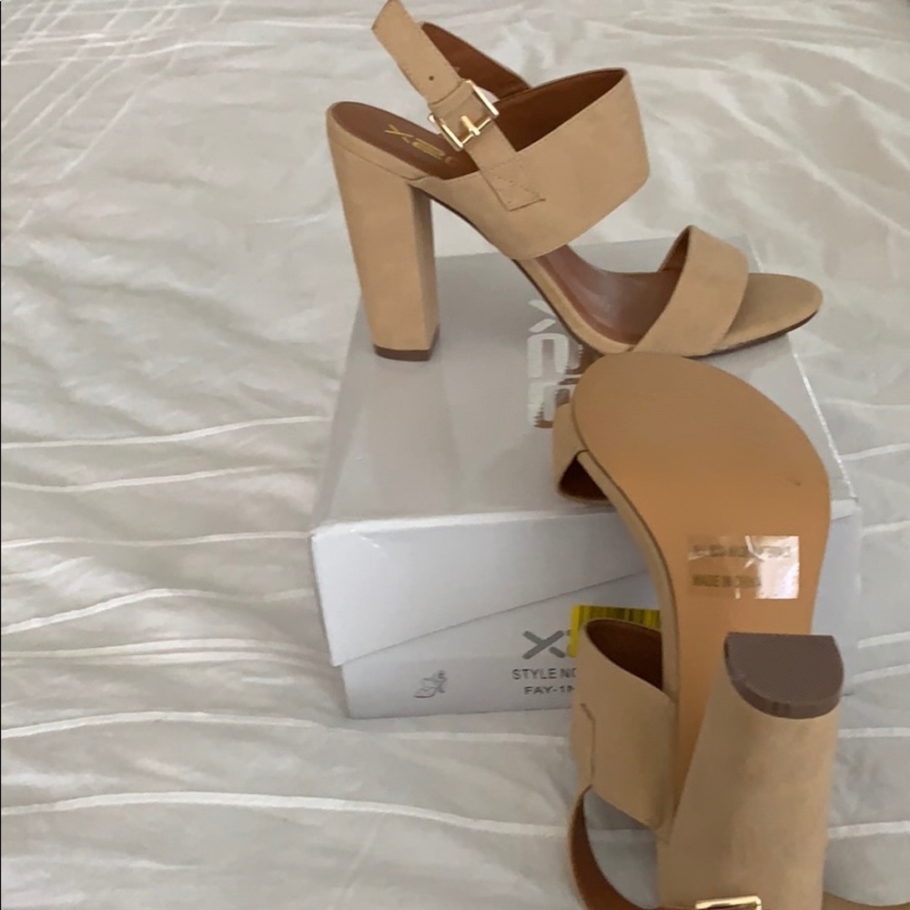 Shoes - Picture 4 of 5